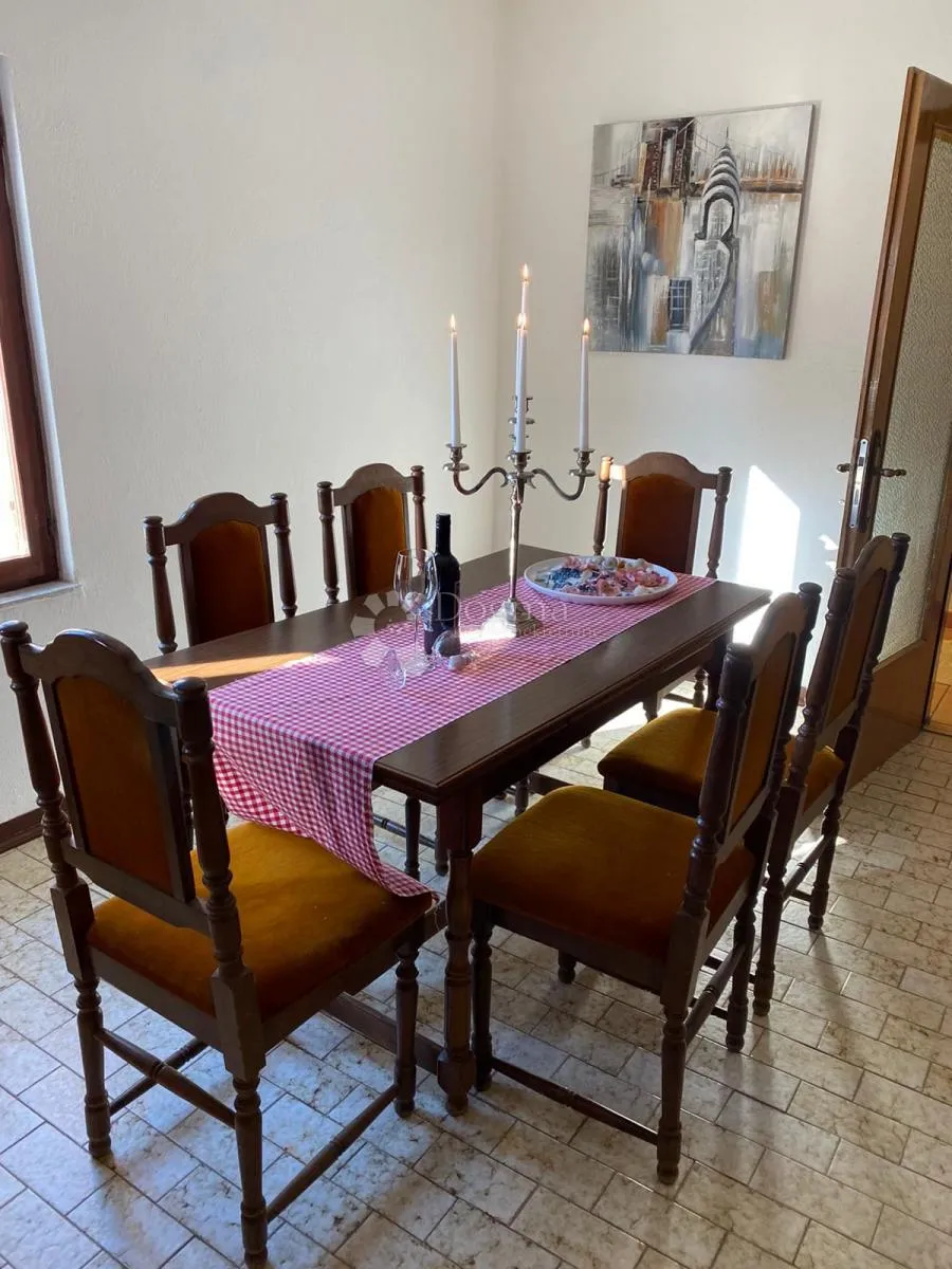 apartmanska kuća na 10-tak km od buzeta! - slika 5