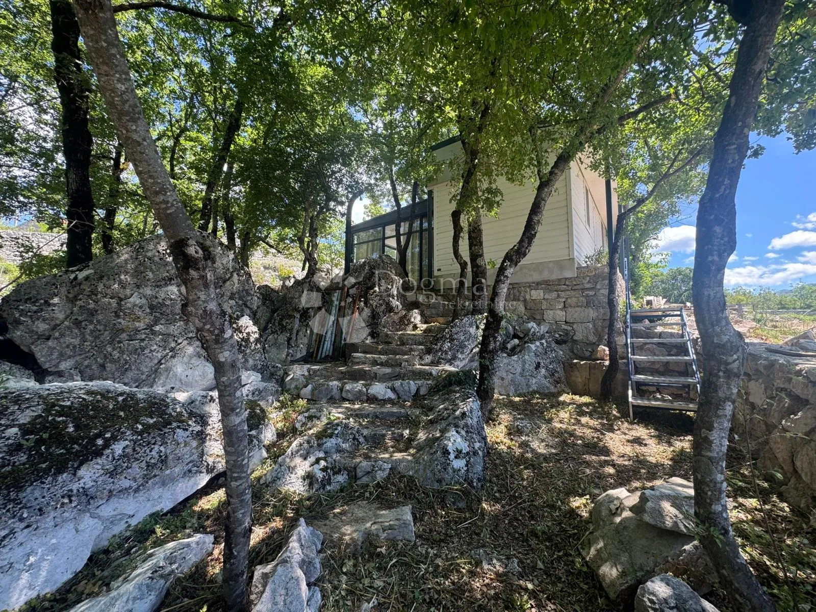 jedinstveno imanje s kućom i bazenom u prirodnom okruženju – zagvozd - slika 20