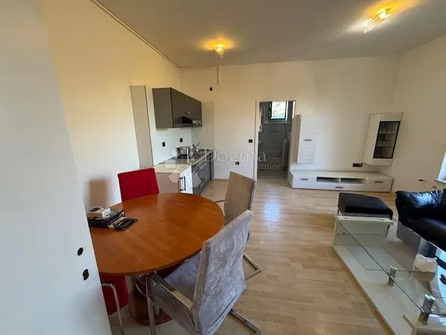 stan na marčeljima sa garažom - slika 2