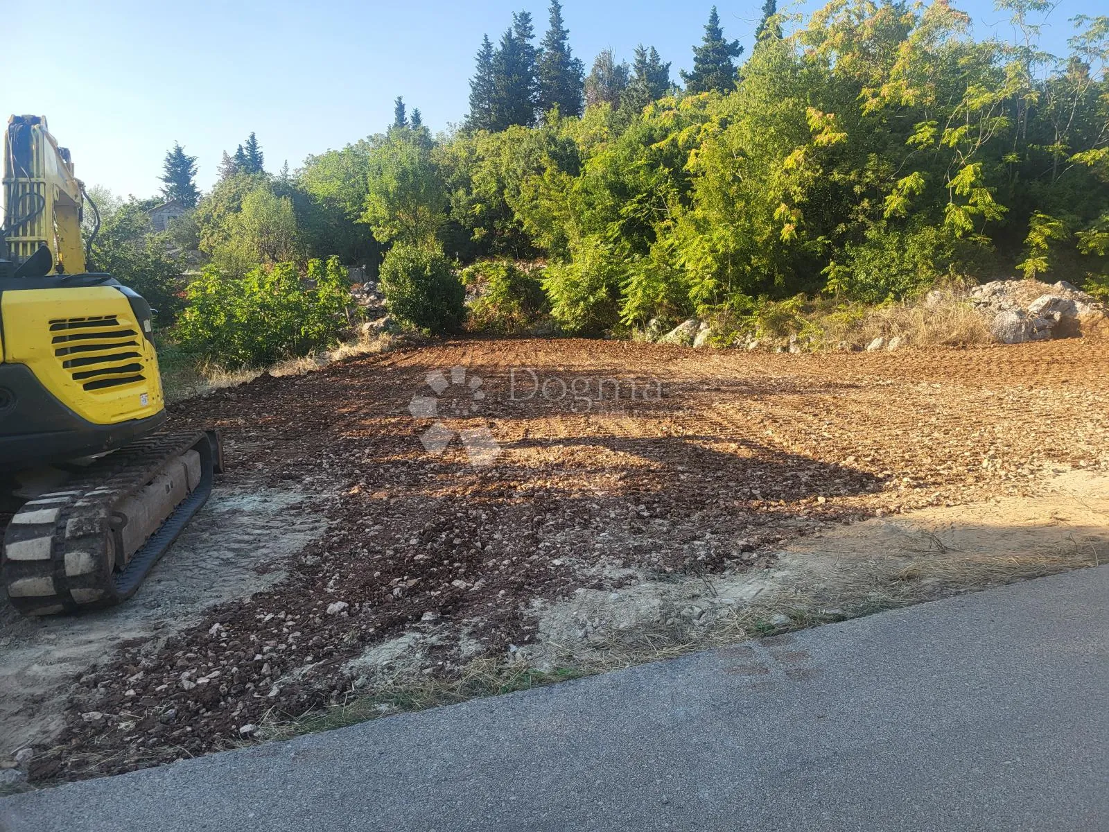 građevinsko zemljište u miru prirode nadomak mora - slivno - slika 2