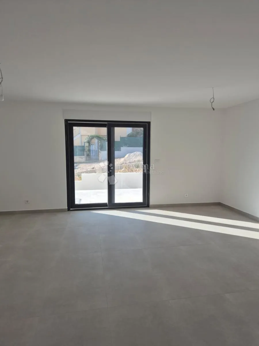 okrug gornji – novogradnja – prostran moderan stan (s1) s prostranim terasama, 150 m od plaže - slika 8