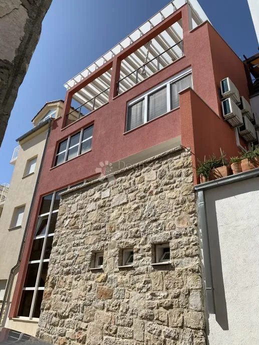 kuća u centru vodica s prekrasnim pogledom - slika 3
