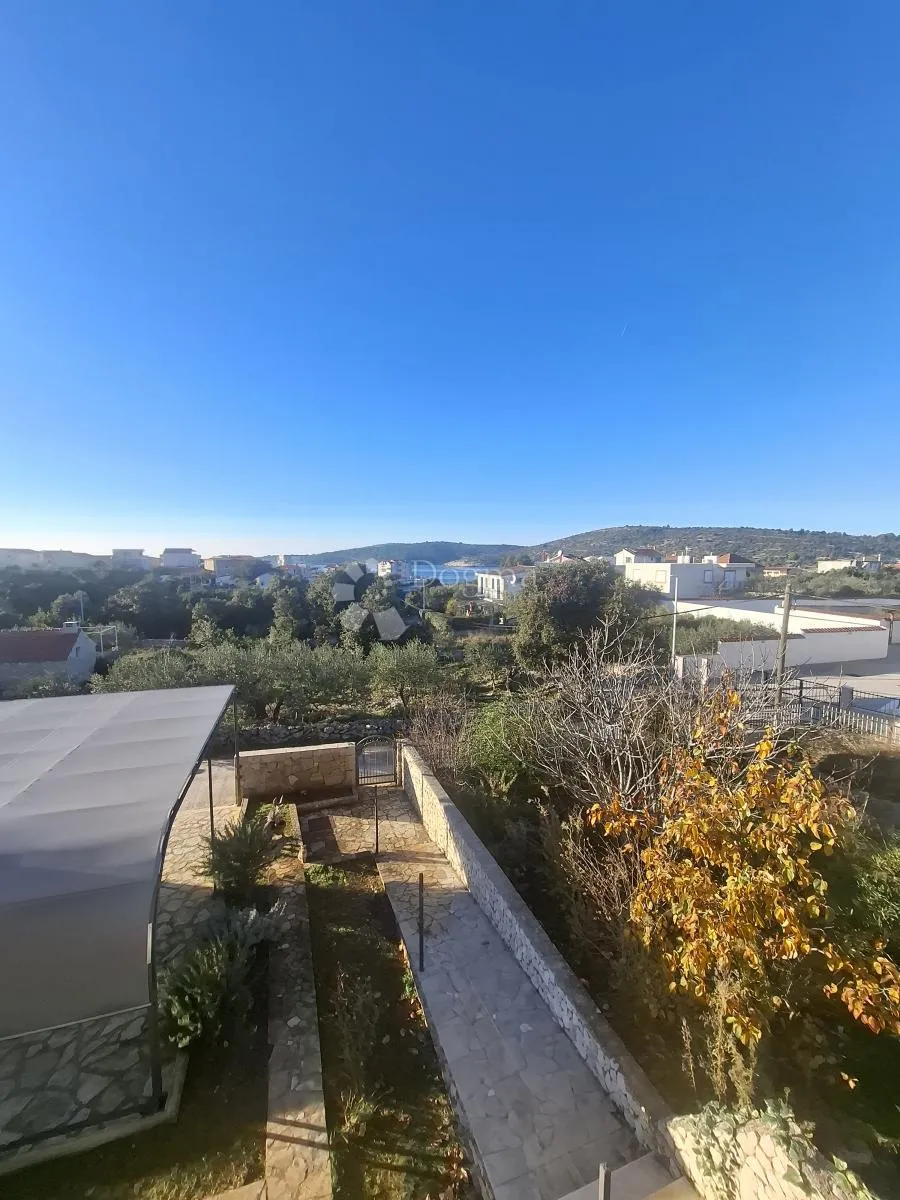 kuća s bazenom 70 metara od plaže - slika 42