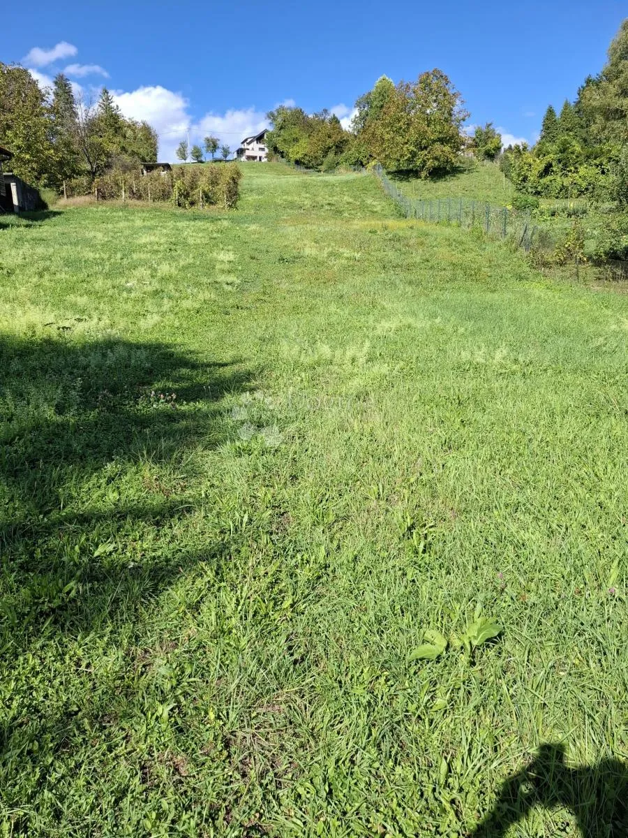 građevinsko zemljište 2.215 m² – pogled i lokacija - slika 2