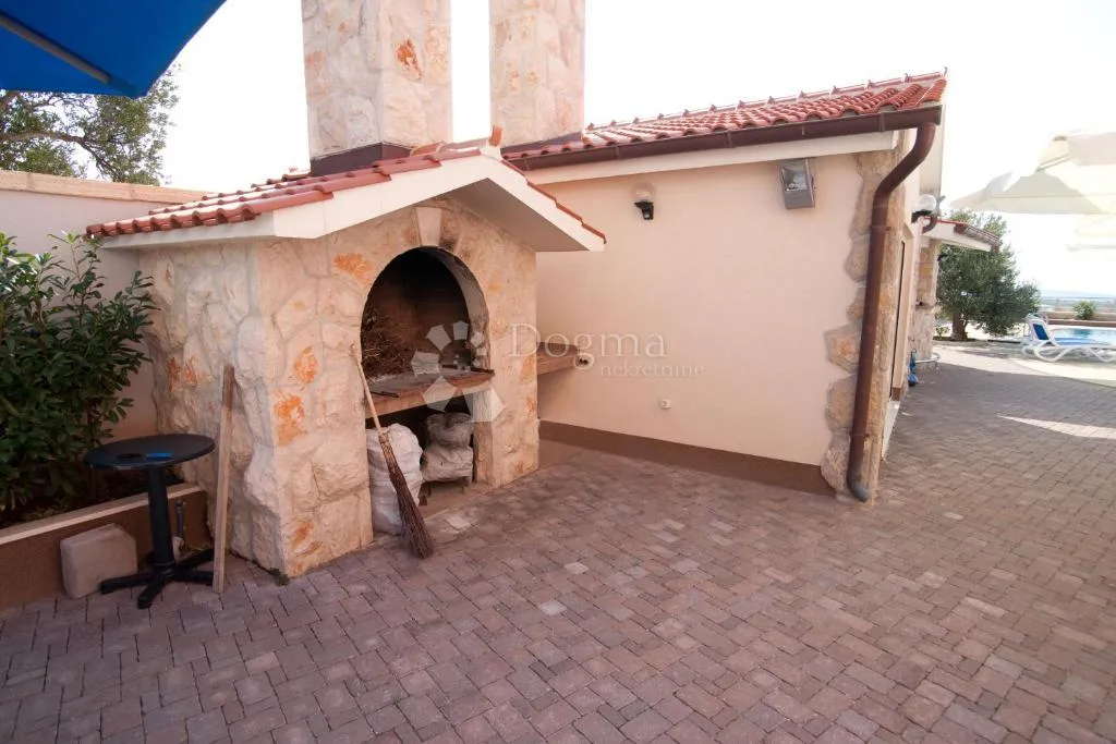 prodaje se – vila s neprocjenjivim pogledom na more, otoke i primošten - slika 4