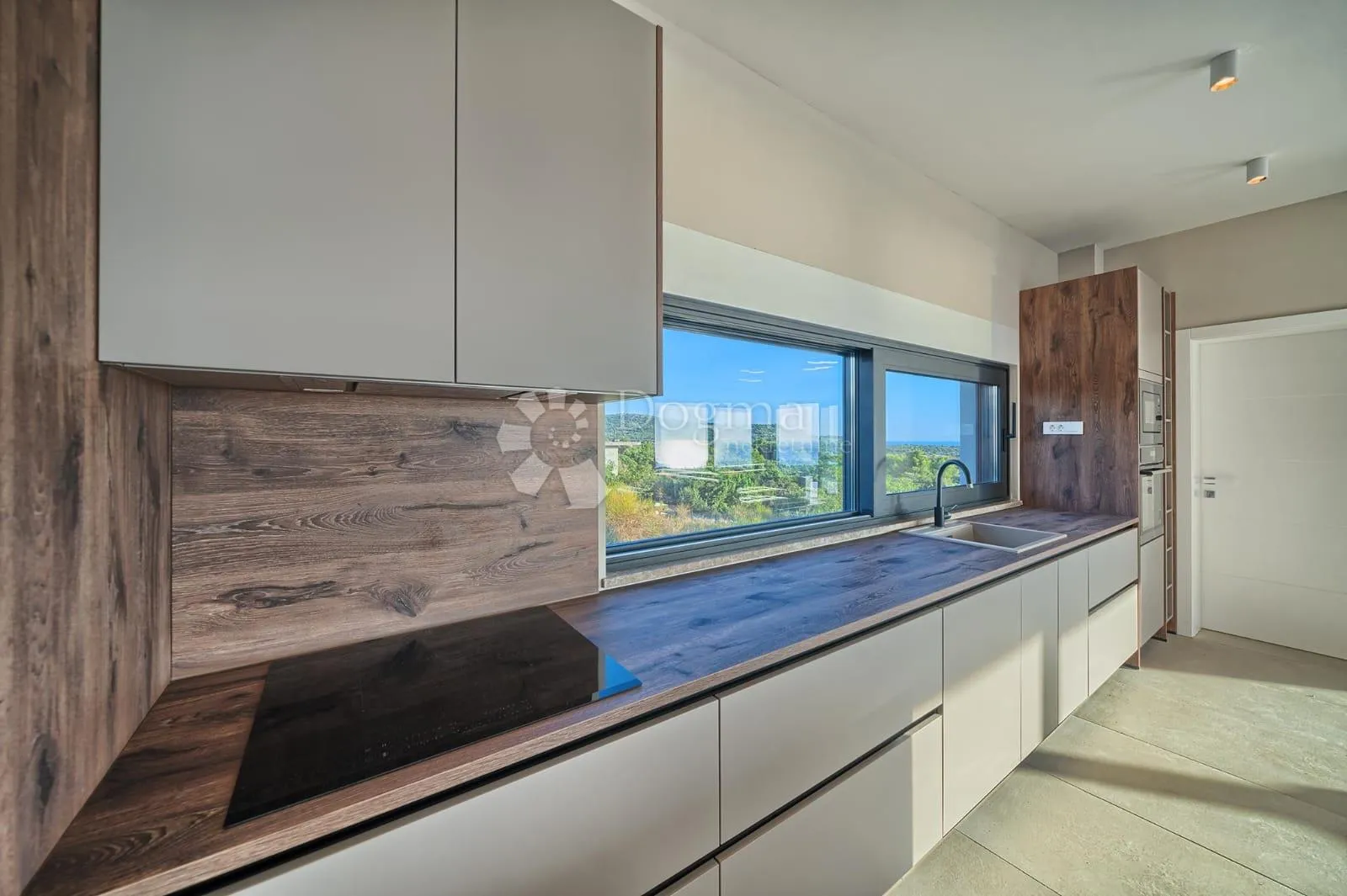 primošten - top villa s bazenom i pogledom na primošten - slika 21