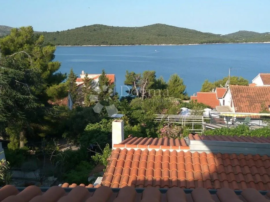 žaborić- predivna apartmanska kuća s pogledom na more - slika 18