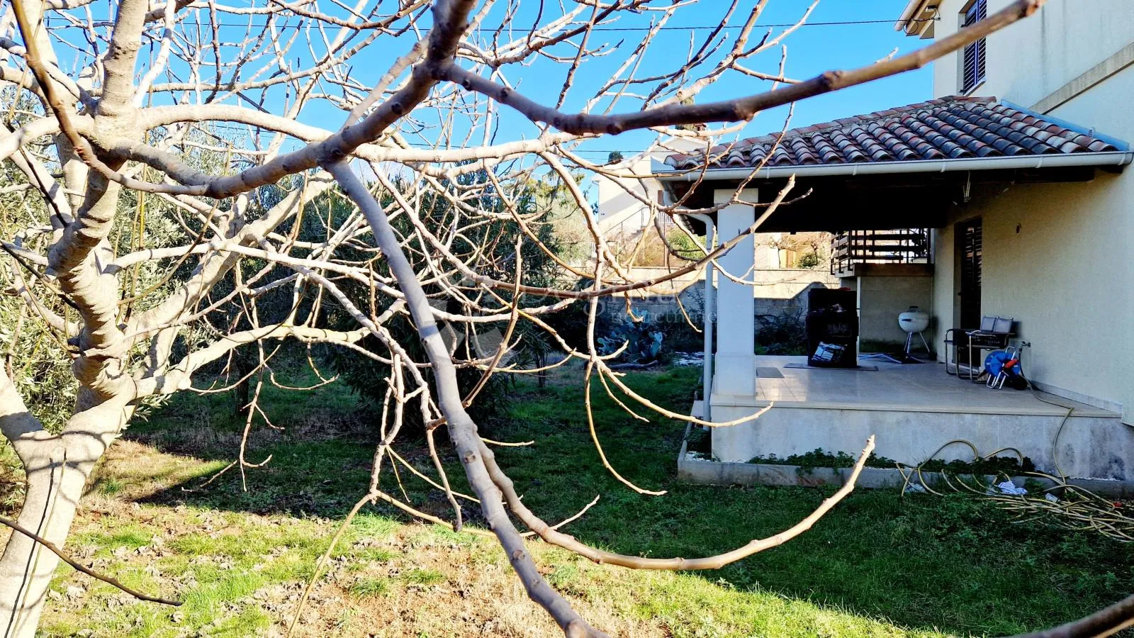 kuća s 2 stana u galižani - pogled na more i pulu - slika 44