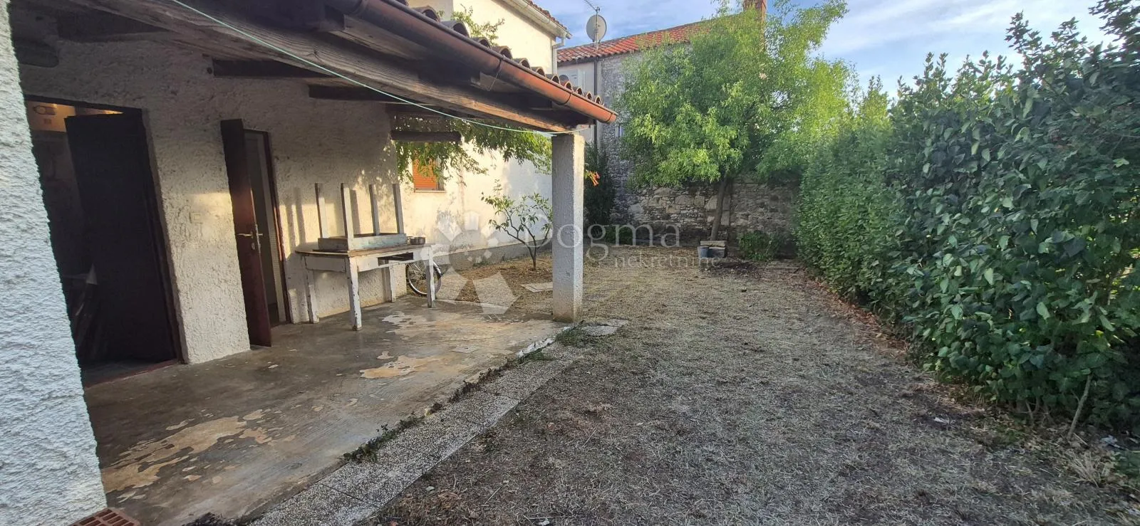 autentična istarska kamena kuća s dvorištem – samo 5,5 km od mora! - slika 37