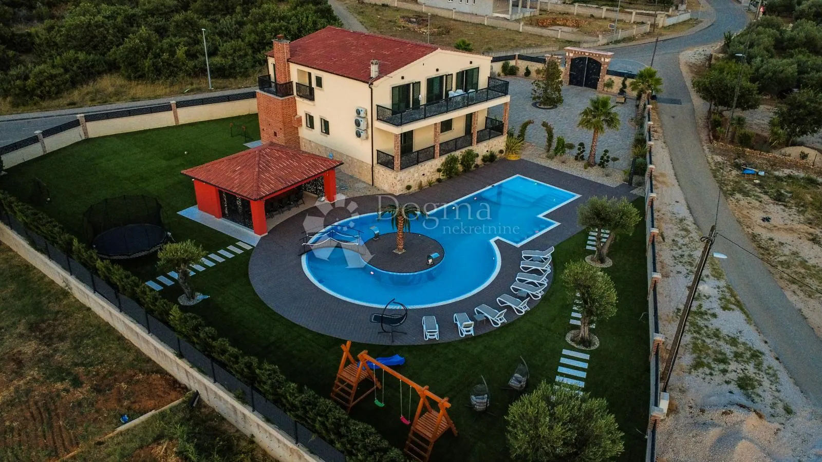 hacienda s najvećim privatnim bazenom u okolici - slika 25