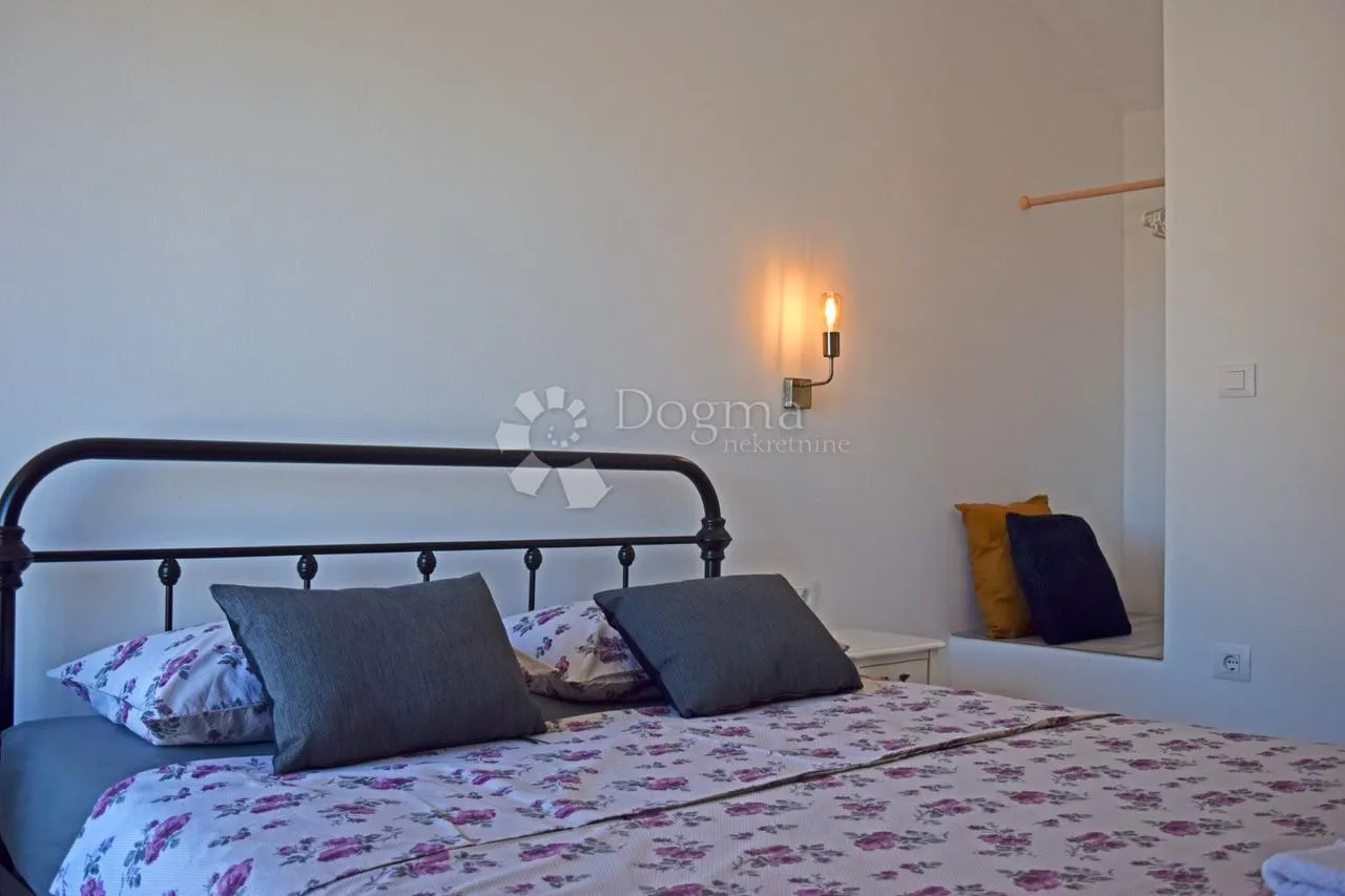 prilika! kamena kuća 5 minuta od mora! - slika 11
