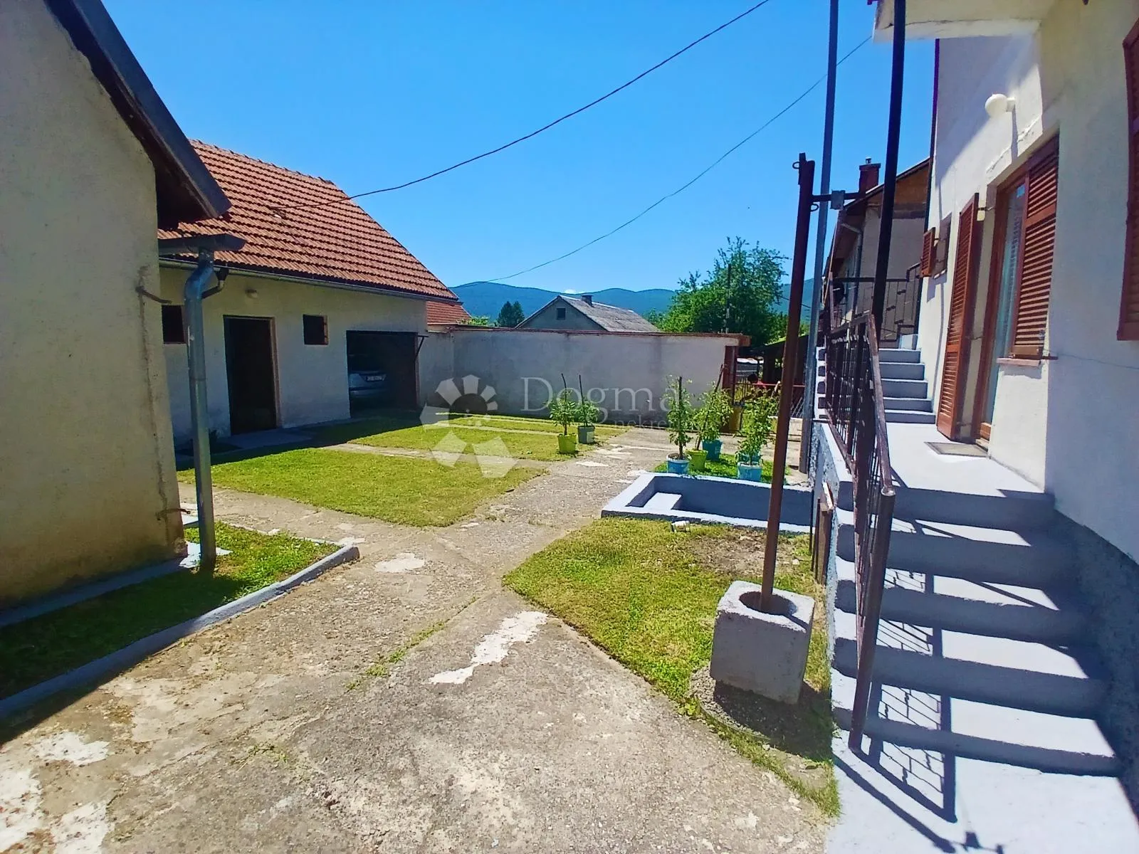 savršen dom i investicija-donji lapac - slika 6