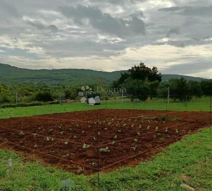 off-grid imanje s mobilnom kućicom - tribunj - slika 15