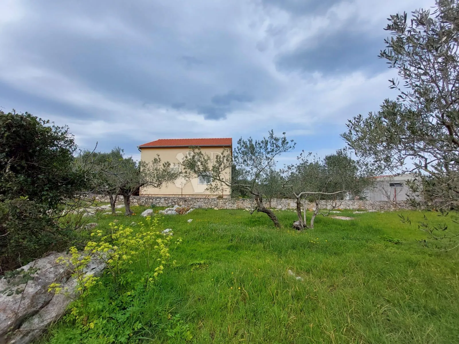 kopija od božava dugi otok samostojeća kuća sa visokim potkrovljem - slika 17