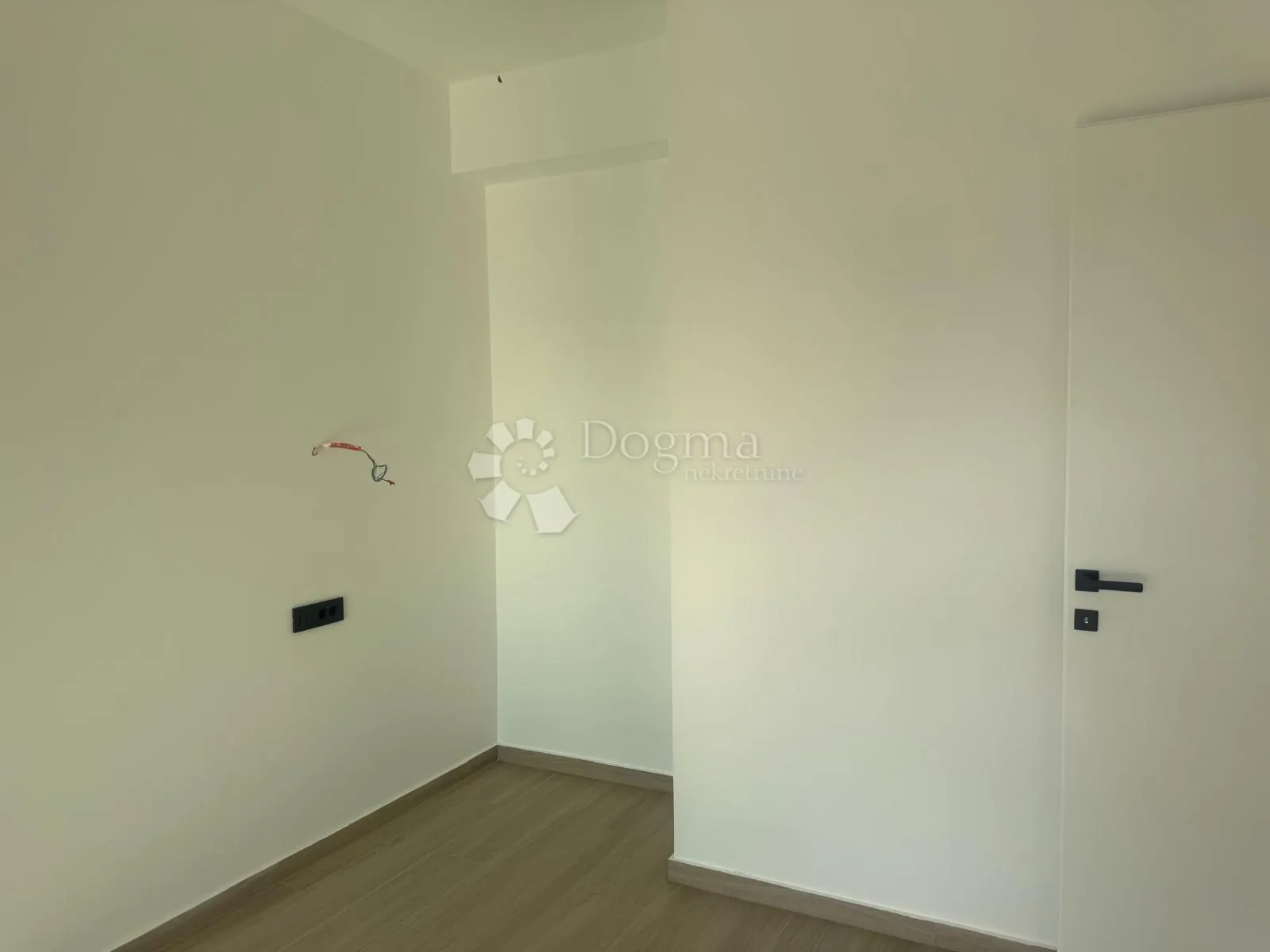 predivan penthaus 20 metara od mora - slika 14