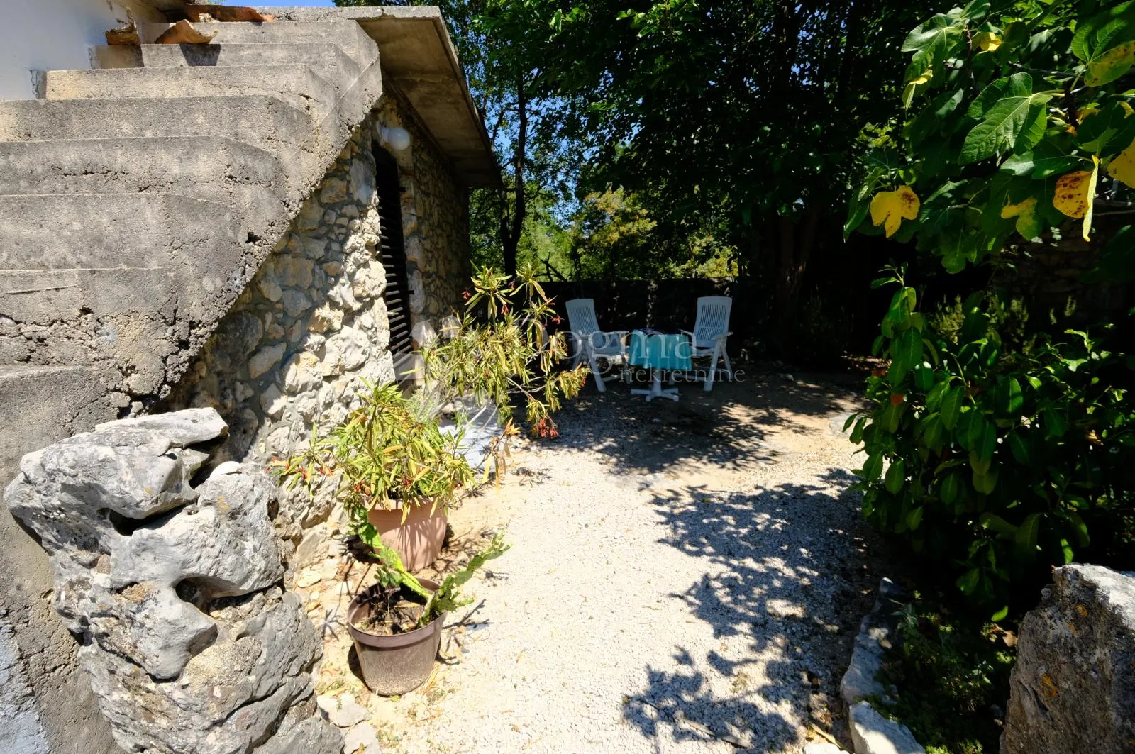 kamena kuća polje - slika 14