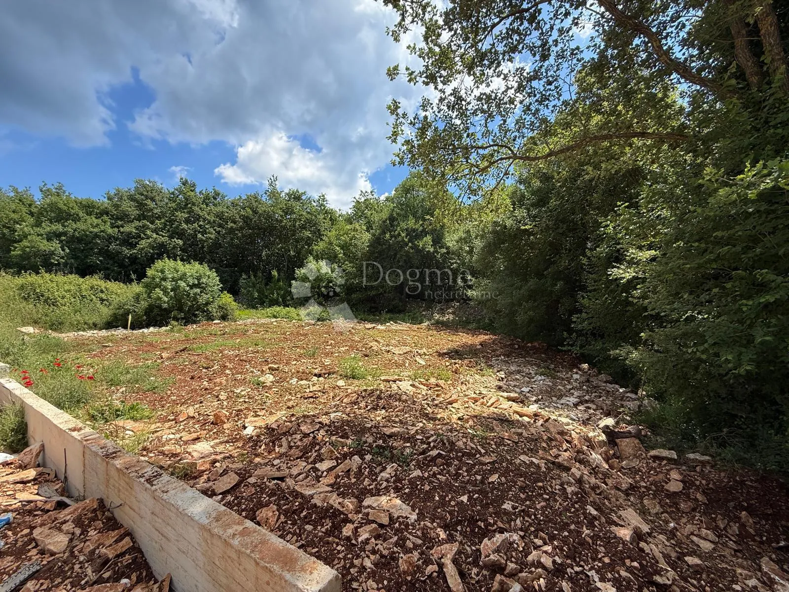 pavićini - građevinsko zemljište 687m2 - slika 3