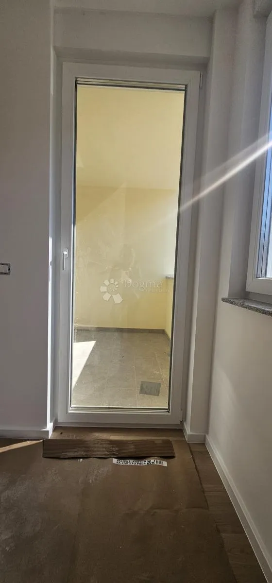 prodaja — luksuzni dvoetažni apartman u senju — top lokacija - slika 11