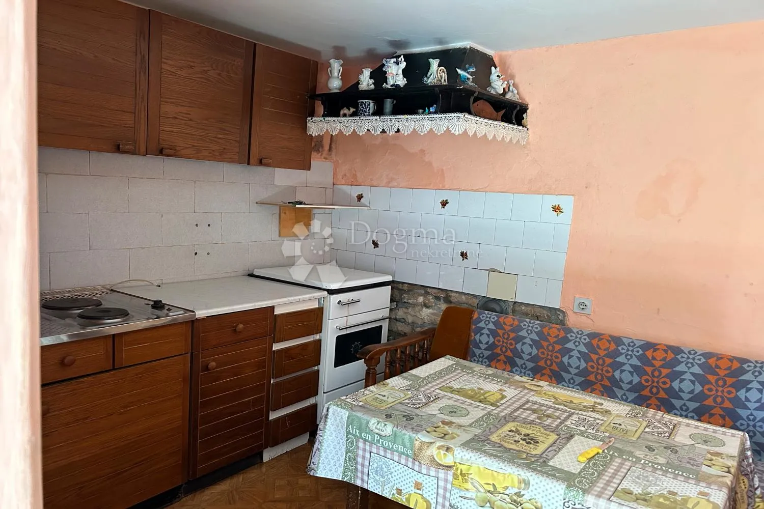 kanfanar – kamena kuća s lijepom osunčanom okućnicom - slika 13