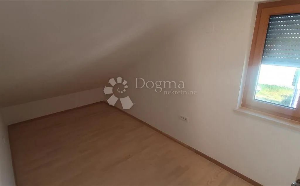 luksuzan apartman pored mora u povljani - slika 17
