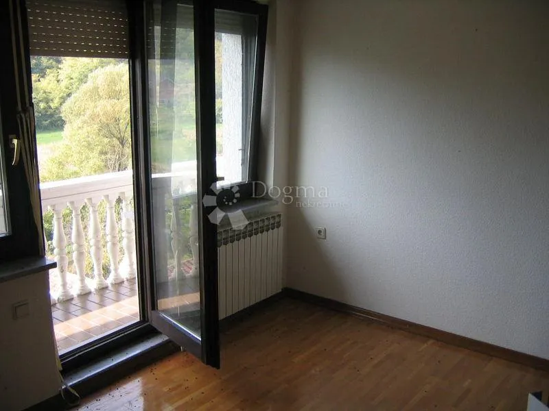 trosoban stan 76 m² s terasom 50 m² i vrtom – vugrovec - slika 5