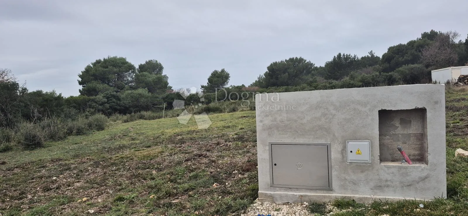 građevinsko zemljište sa pravomoćnom građevinskom dozvolom - slika 7