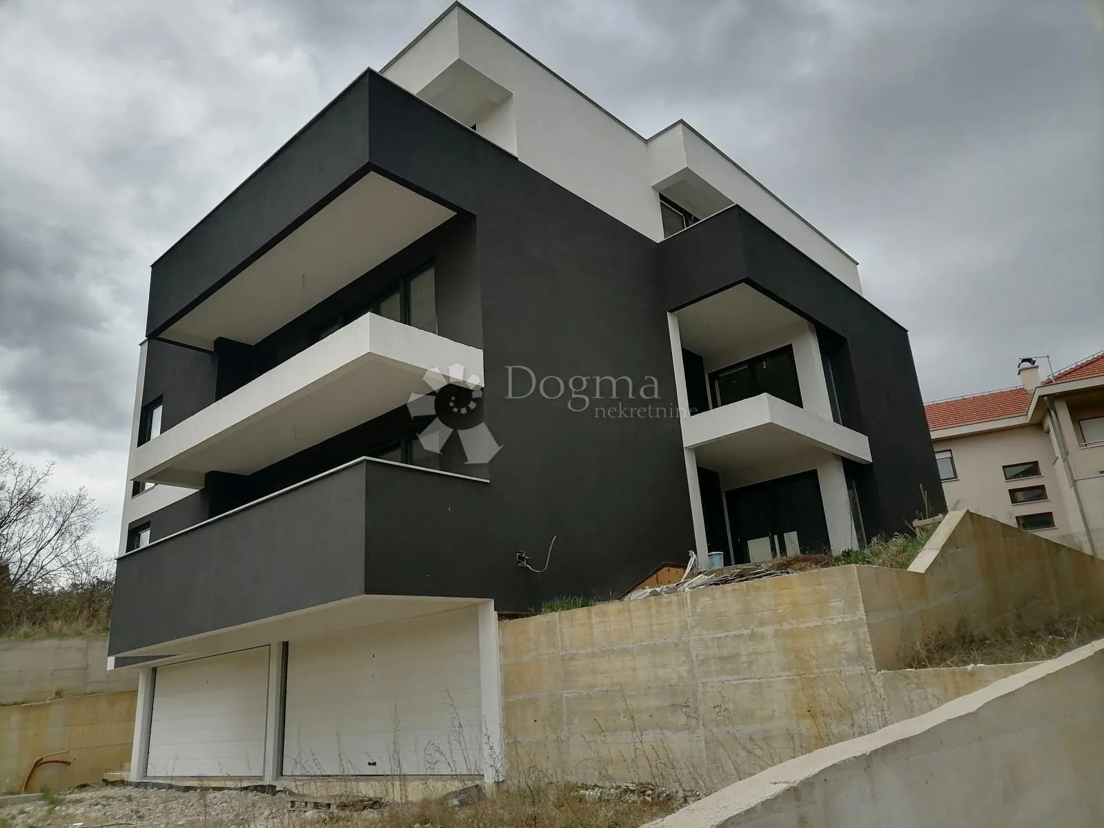 stan u novogradnji na bukovcu - slika 3
