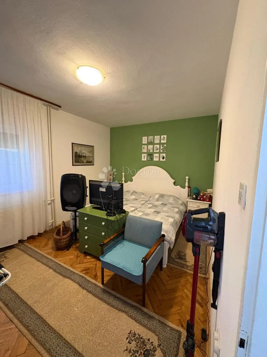 kuća 648 m² s podrumom i potencijalom za 2 stana - slika 17