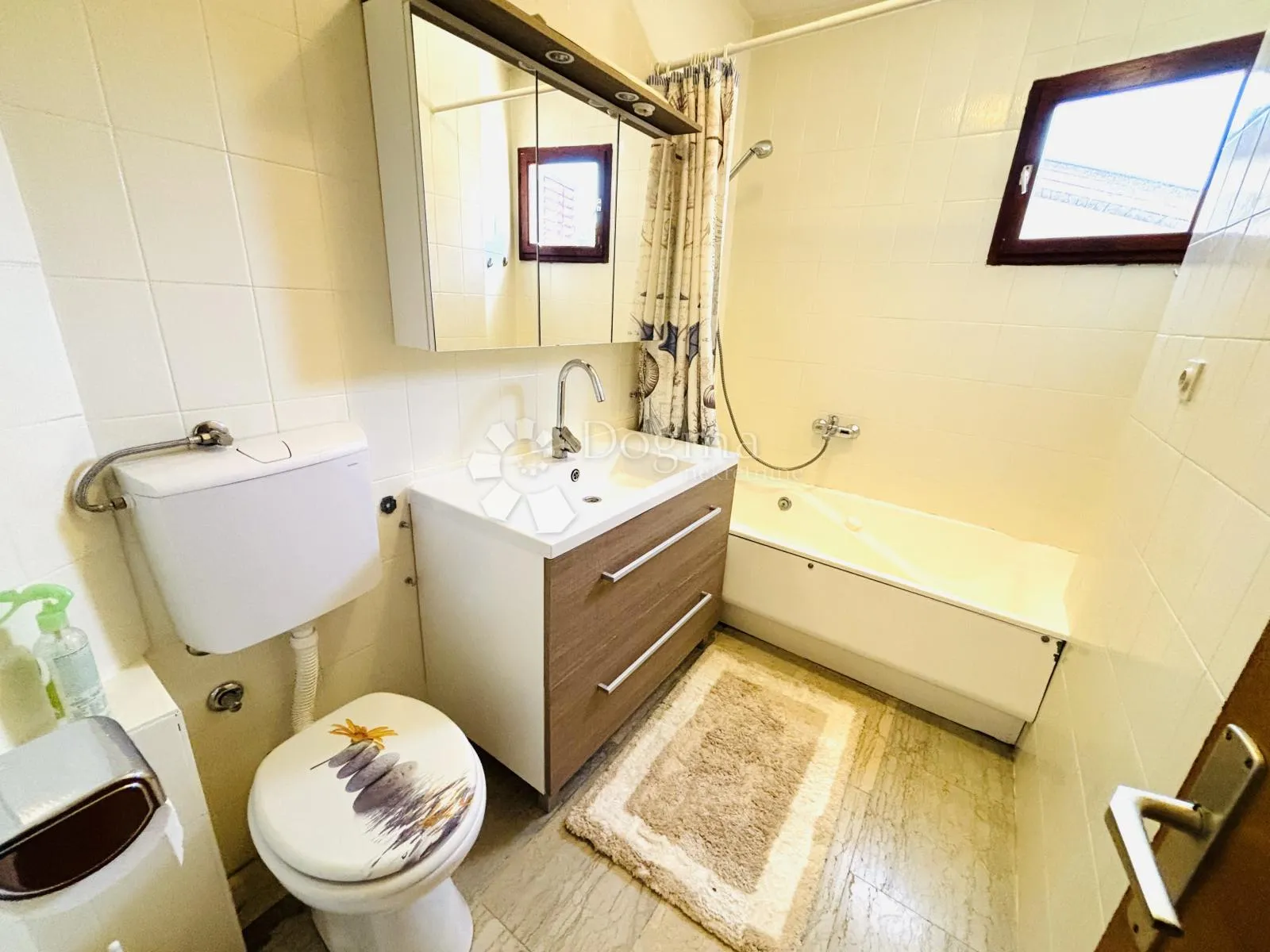 villa u prvom redu do mora i nadomak centra - vrhunska investicija - slika 11