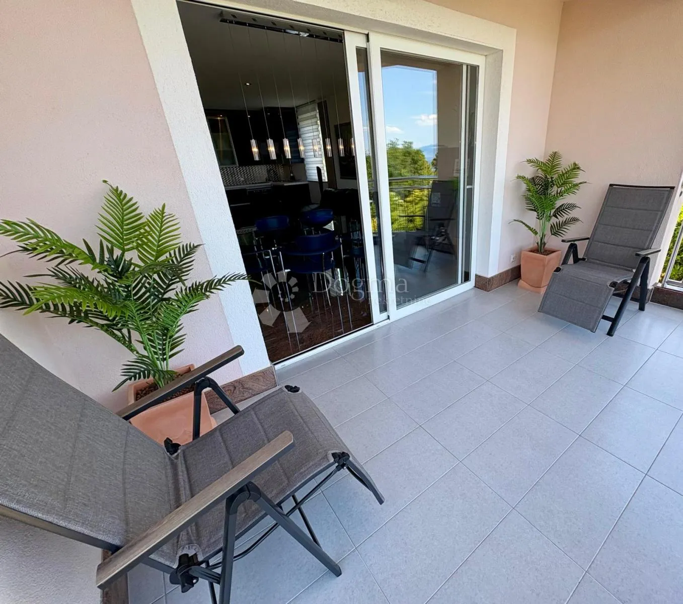 eskluzivan apartman, 70 m od mora sa panoramskim pogledom i vrtom - slika 5