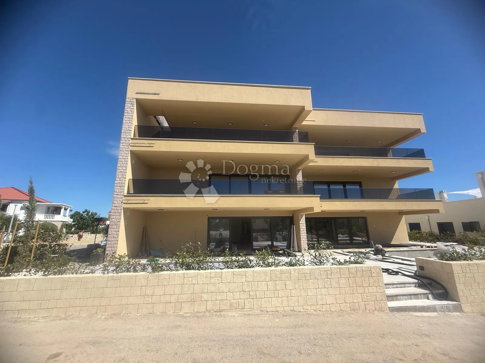 prostrani apartman sa otvorenim pogledom na more - slika 14