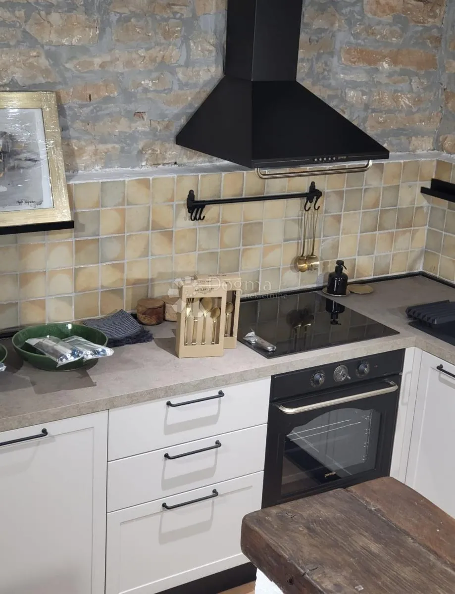 sveti lovreč, 3 kamene vile i dvor s bazenom - slika 5