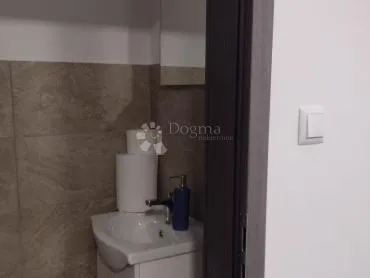topusko uži centar poslovni prostor odlična lokacija za prodaju ili najam - slika 10