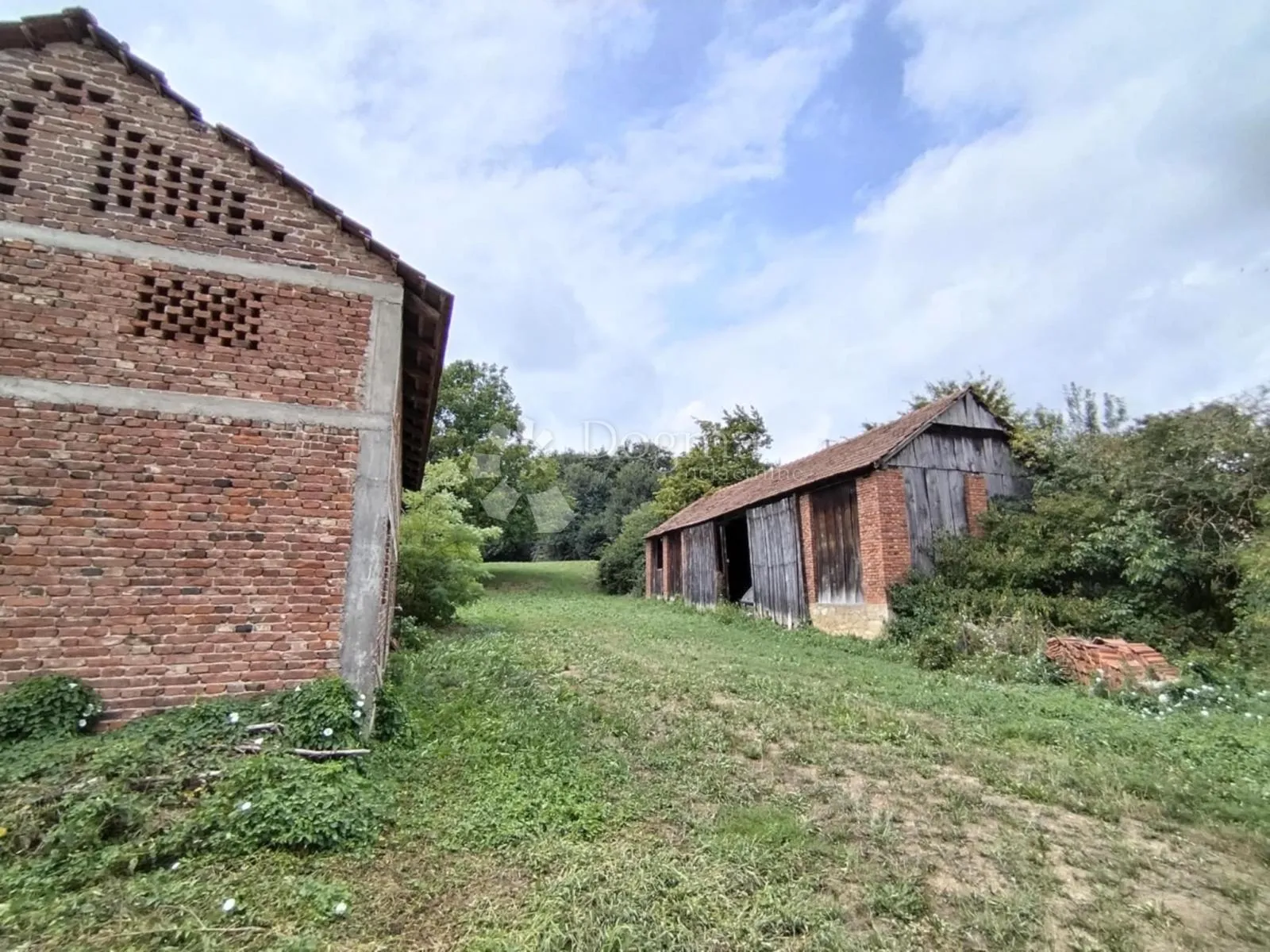 kuća za adaptaciju u gornjem fodrovcu–katnica+gospodarski objekti - slika 8