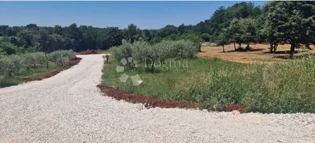 građevinsko zemljište 961 m² s pristupnim putom - slika 2