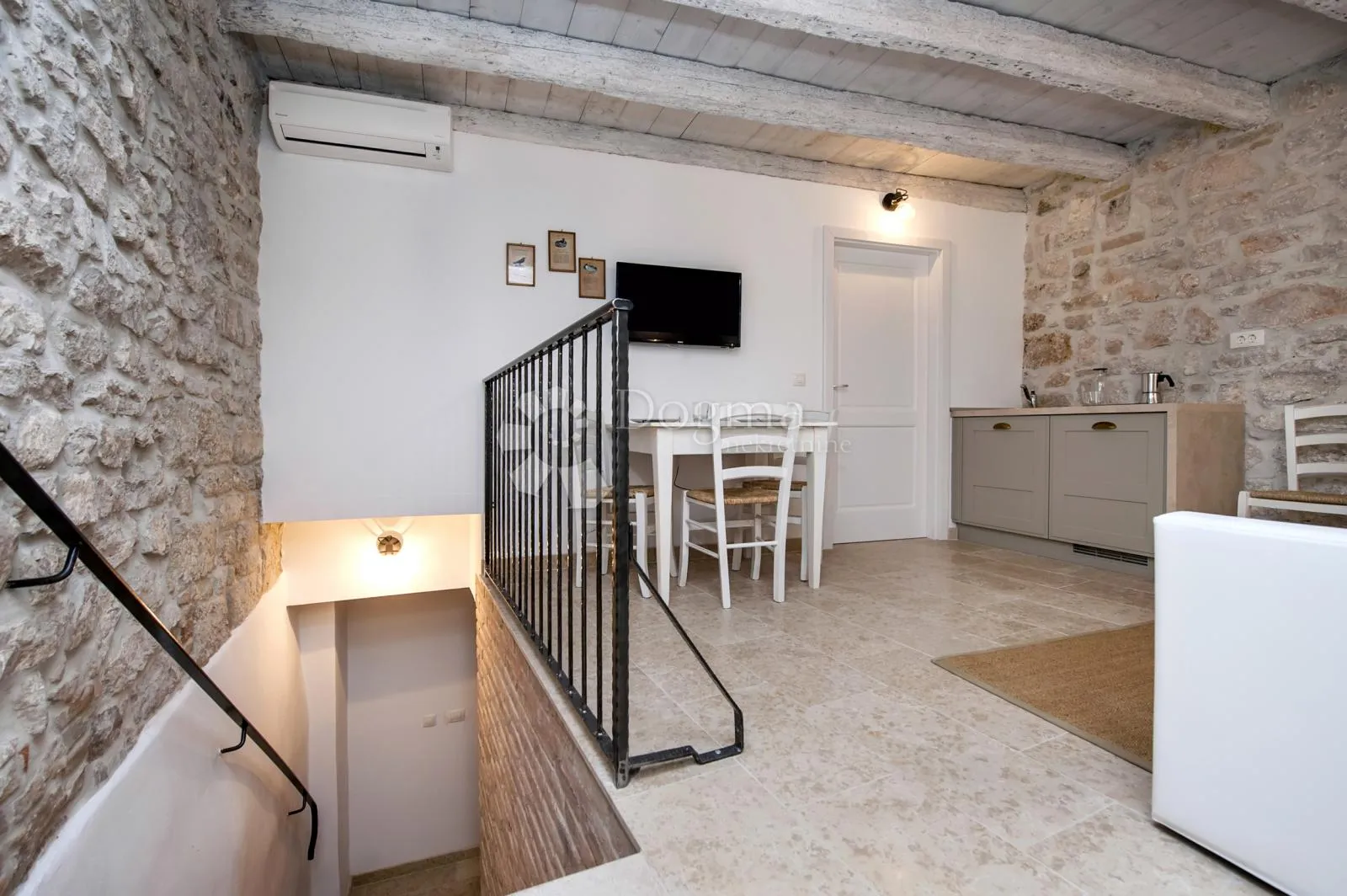 rovinj - sniženo! kuca s 3 apartmana u srcu starog grada - slika 2
