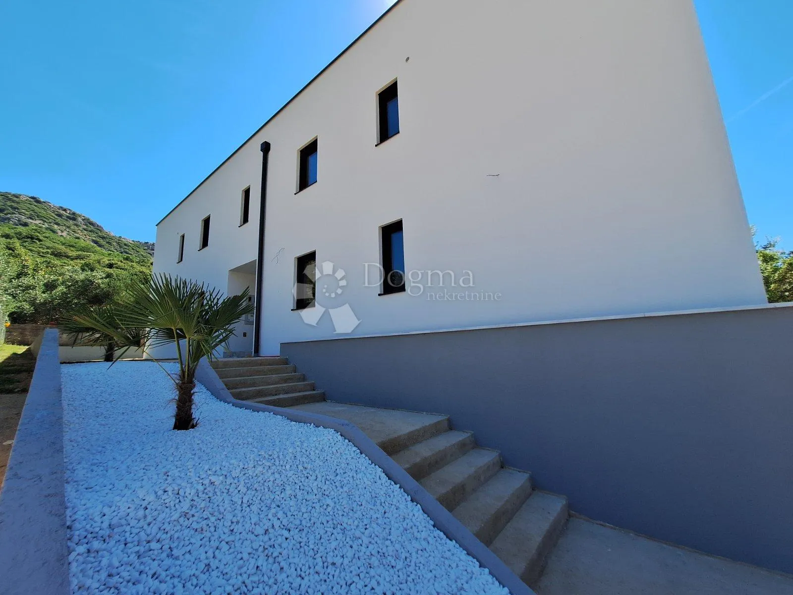 novogradnja, apartman u prizemlju sa okućnicom od 135 m2 - slika 8