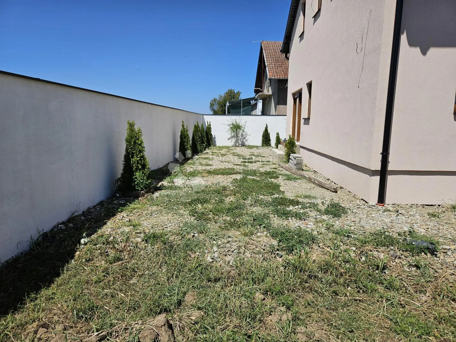 obiteljski dom u sarvašu, 5 soba, 196m2! - slika 7