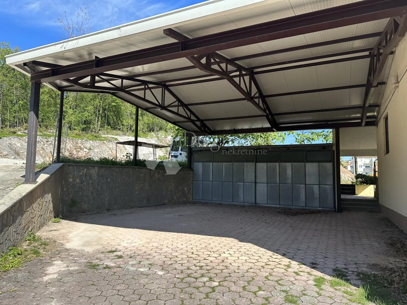 matulji-poslovni prostor 400m2 sa 680 m2okućnice - slika 10