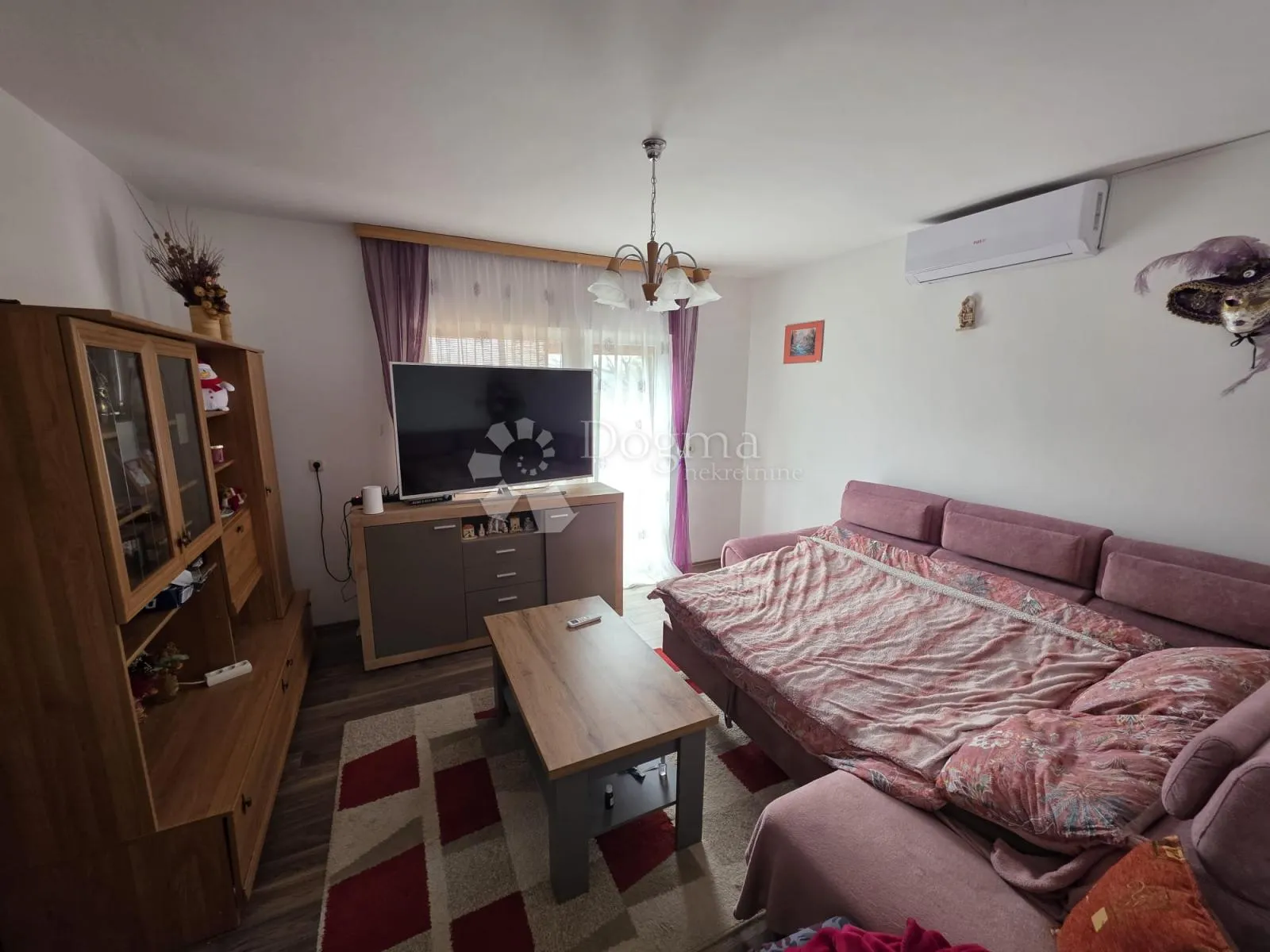 prostrana kuća s velikom okućnicom i šumom - slika 5