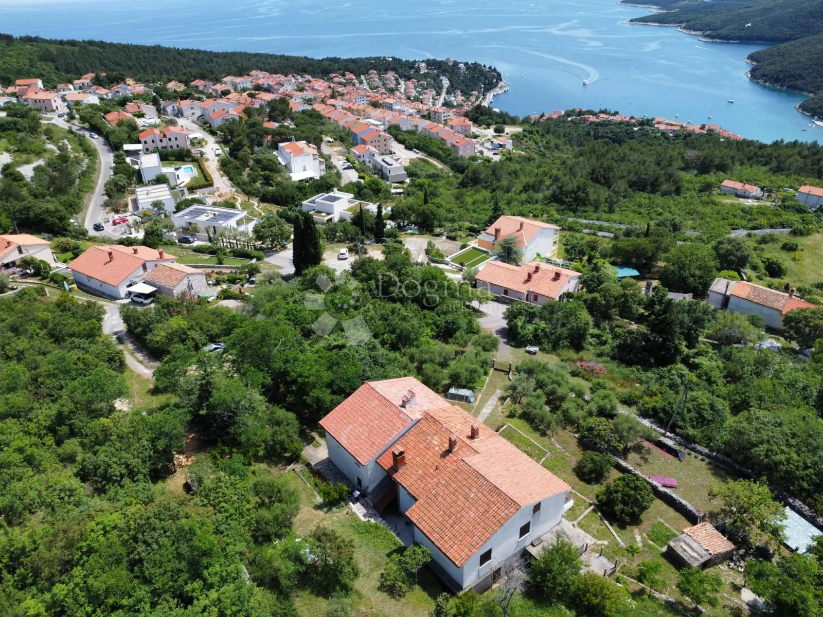 ISTOČNA ISTRA,prilika za investitore,kuća na fantastičnoj poziciji i velikoj okućnici - Labin