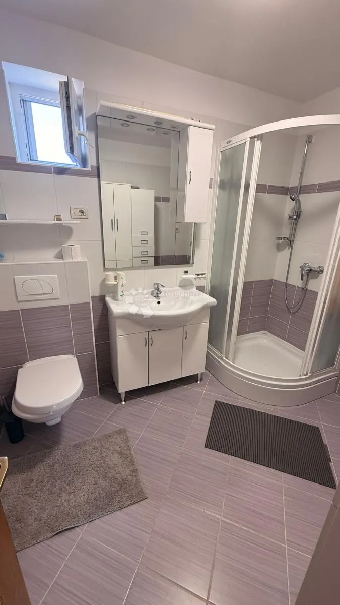 atraktivna kuća sa tri apartmana poreč - slika 18