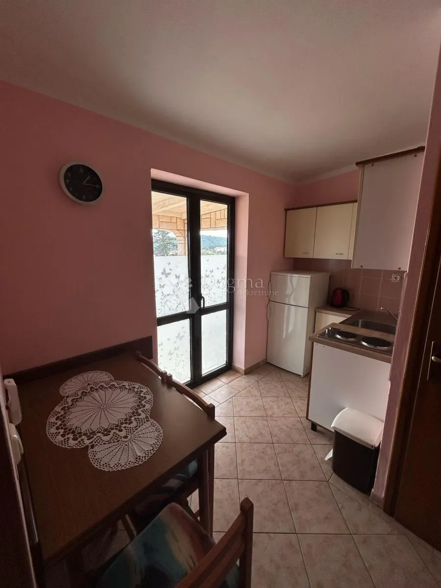 prekrasna kuća s više apartmana, 150 m od mora - slika 15