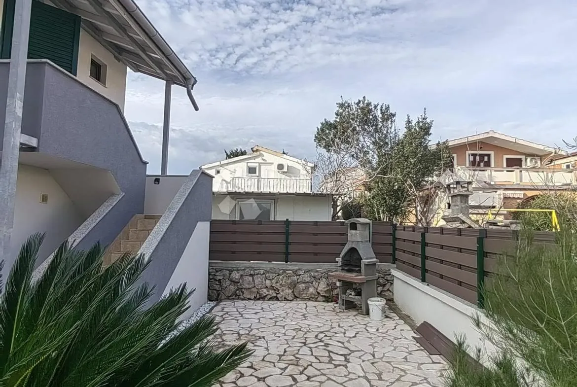 prodaje se apartmanska kuća na otoku viru!! - slika 5