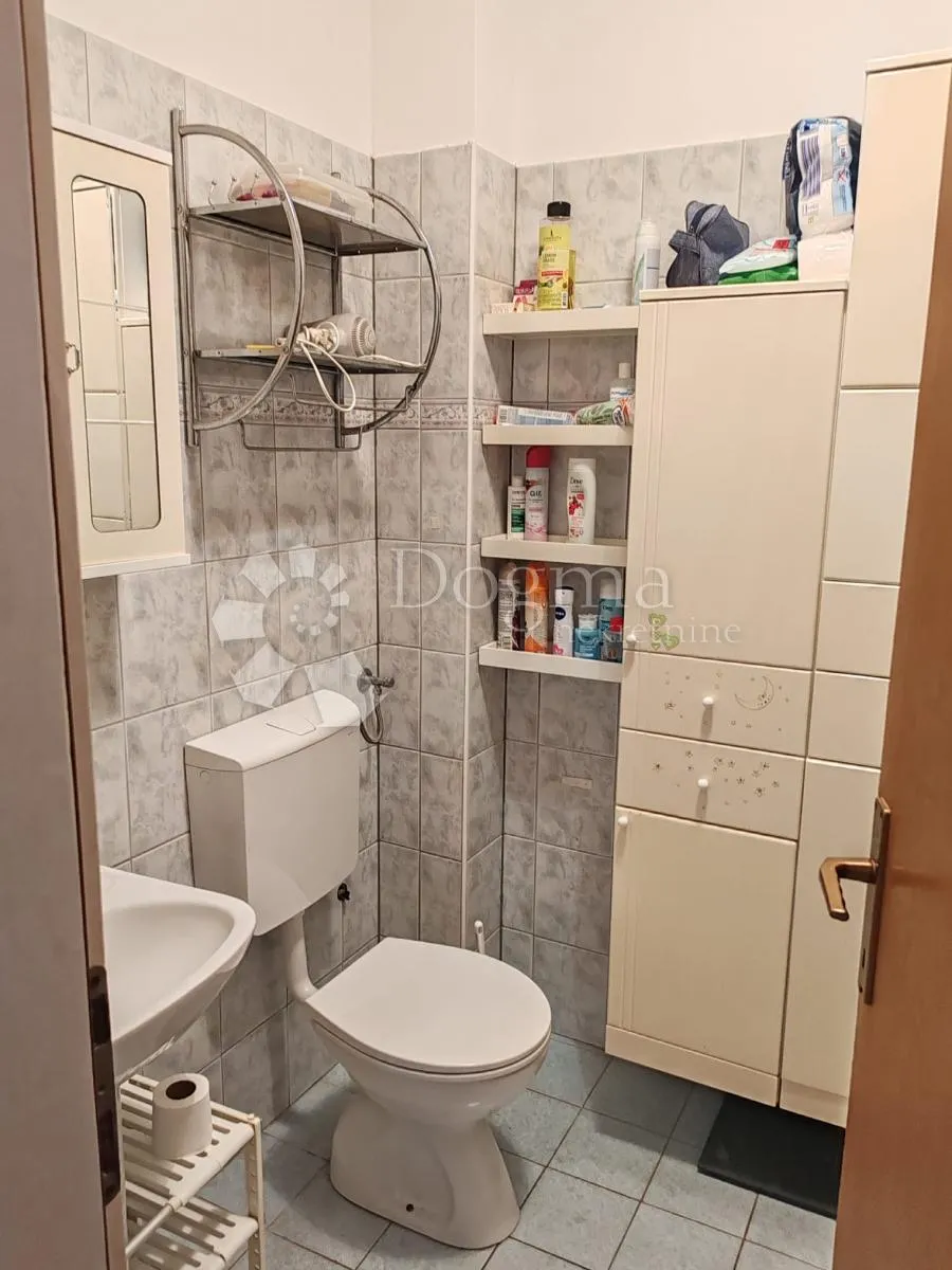 vodice-srima apartman 2.red od mora, privatni vrt+pm - slika 33