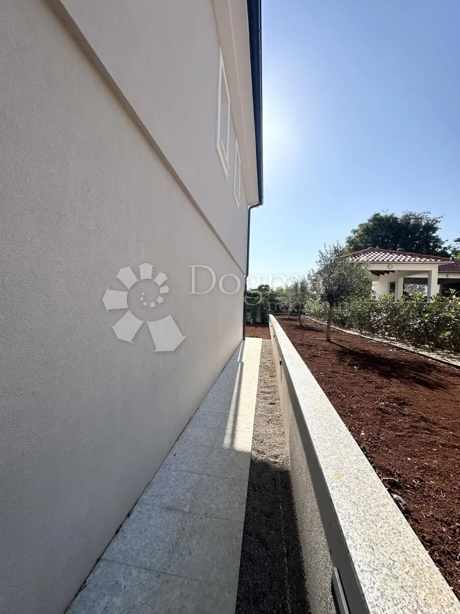 kamen villa u mirnom okruženju otoka krka - slika 23