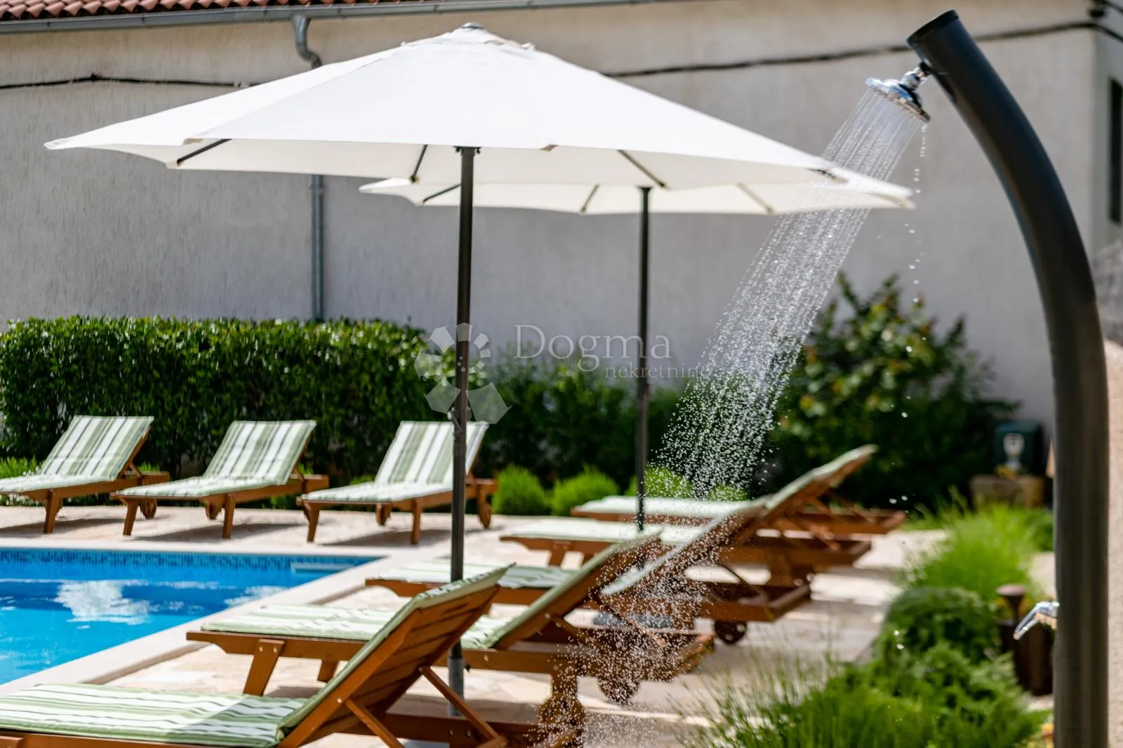 autentična vila istarskog šarma s bazenom, jaccuzzijem, i morem u blizini - slika 46
