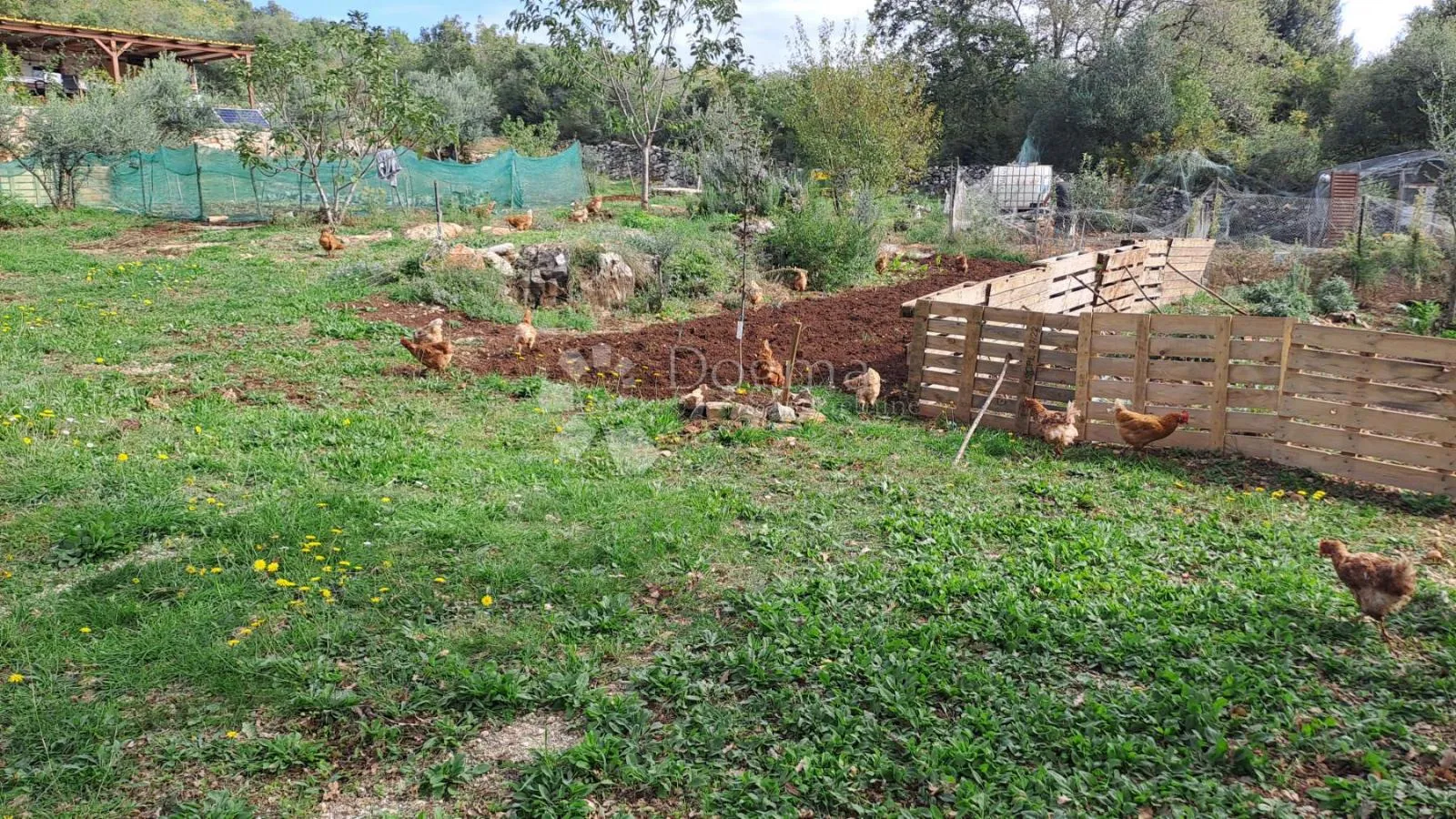 zemljište sa mobilnom kućicom i pogledom na more - slika 10