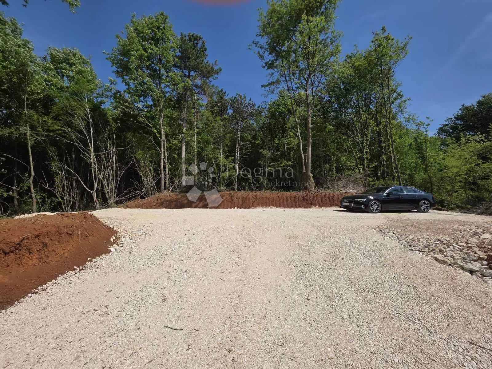 Građevinsko zemljište 4.816 m2 u okolici Labina