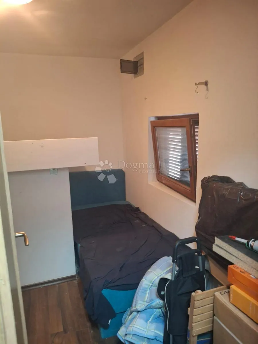 apartman s prostranom terasom koja pruža pogled na more - slika 8